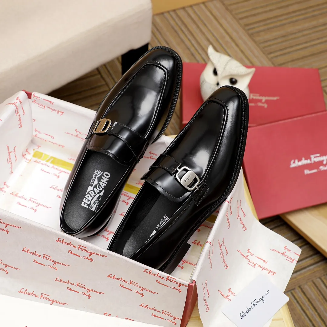 Factory price 420 🔥Ferragamo's new men's casual slip-on shoes🇨🇳Official website original 1:1 mold opening, original quality💯Fine workmanship, high-end luxury☘The upper is made of imported Italian first-layer cowhide🌴🐑leather lining🍓Rubber wear-resistant and non-slip outsole, breathable and comfortable to wear🍍The first choice for high-end men🍉Black, size 38-45
